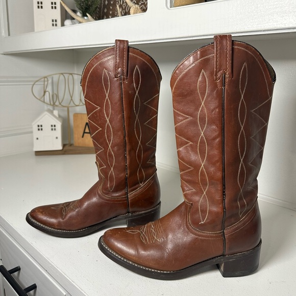 Vintage Acme Cowboy Boots Women 7 Brown Leather Western Boots Classic Stitch